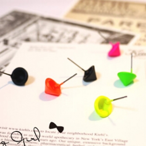 B899 Fluorescent color earrings