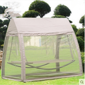 Swing seat with curtain